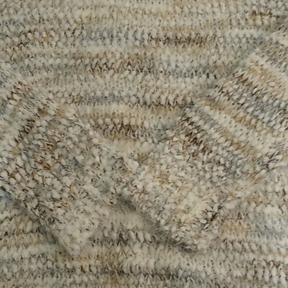 CB NATURAL COLORS, SOFT FLUFFY, EYE LASH KNIT, 3/4 BRACELET SLEEVE SWEATER - Picture 7 of 8